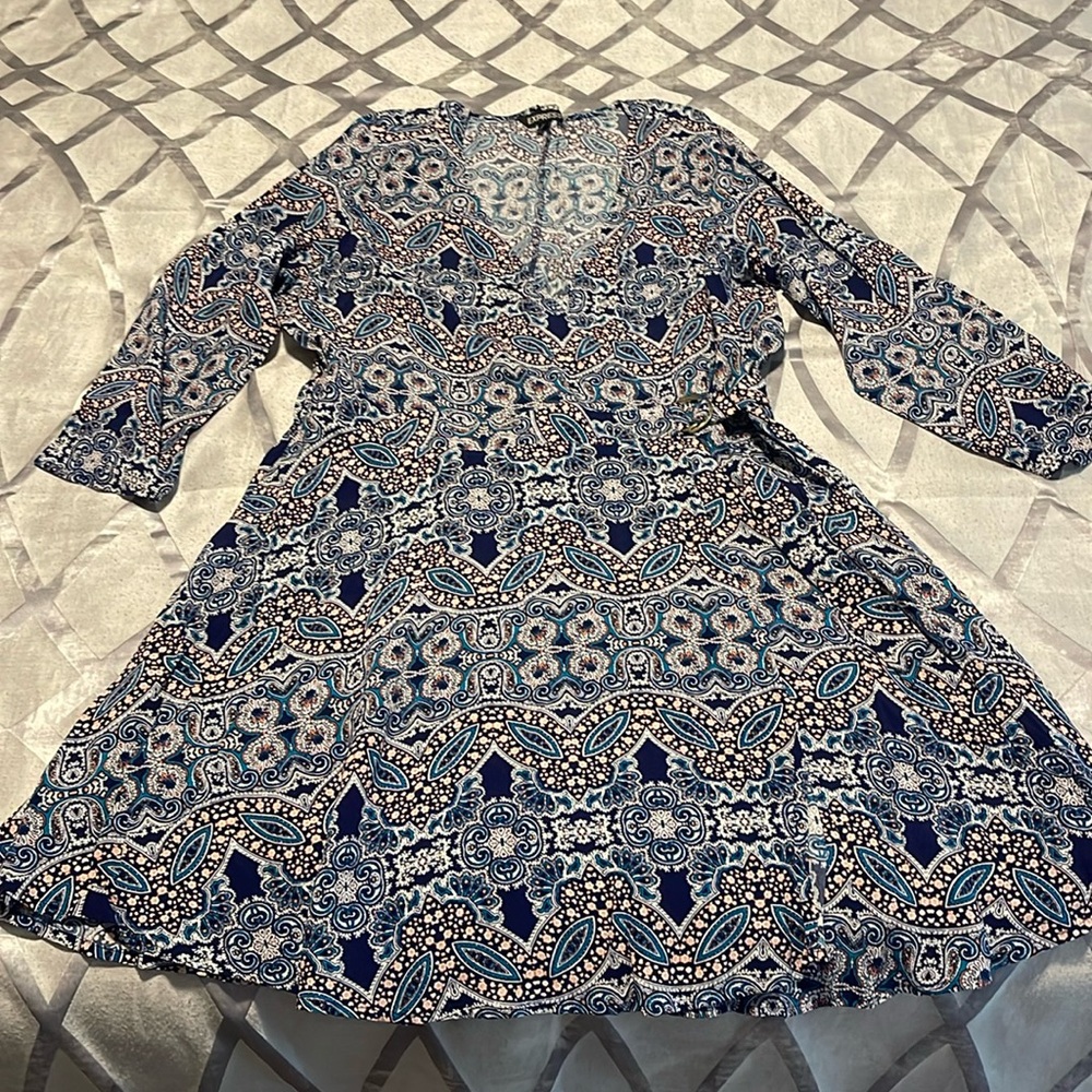 Express dress size L 100% rayon